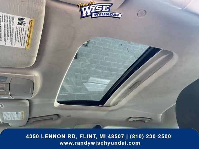 Used 2019 Ford Fusion SE FWD image 4