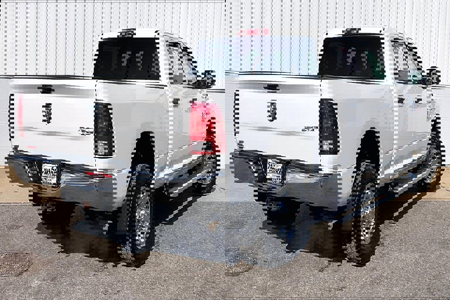 Used 2018 RAM 3500 Tradesman w/ Chrome Appearance Group image 17