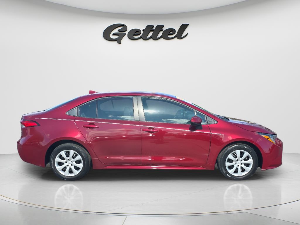 Used 2024 Toyota Corolla LE FWD image 4