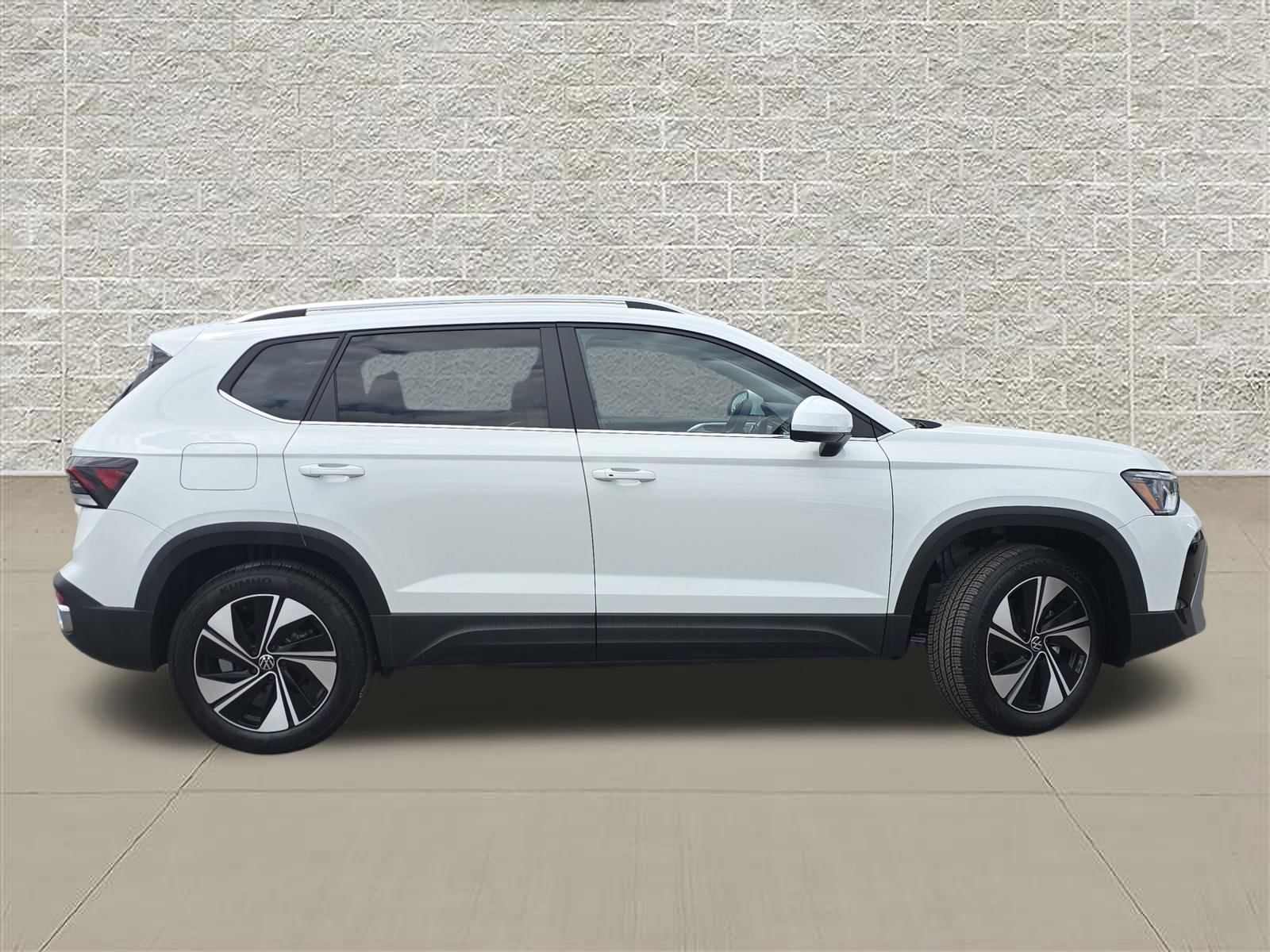 New 2026 Volkswagen Taos SE AWD/4WD image 8