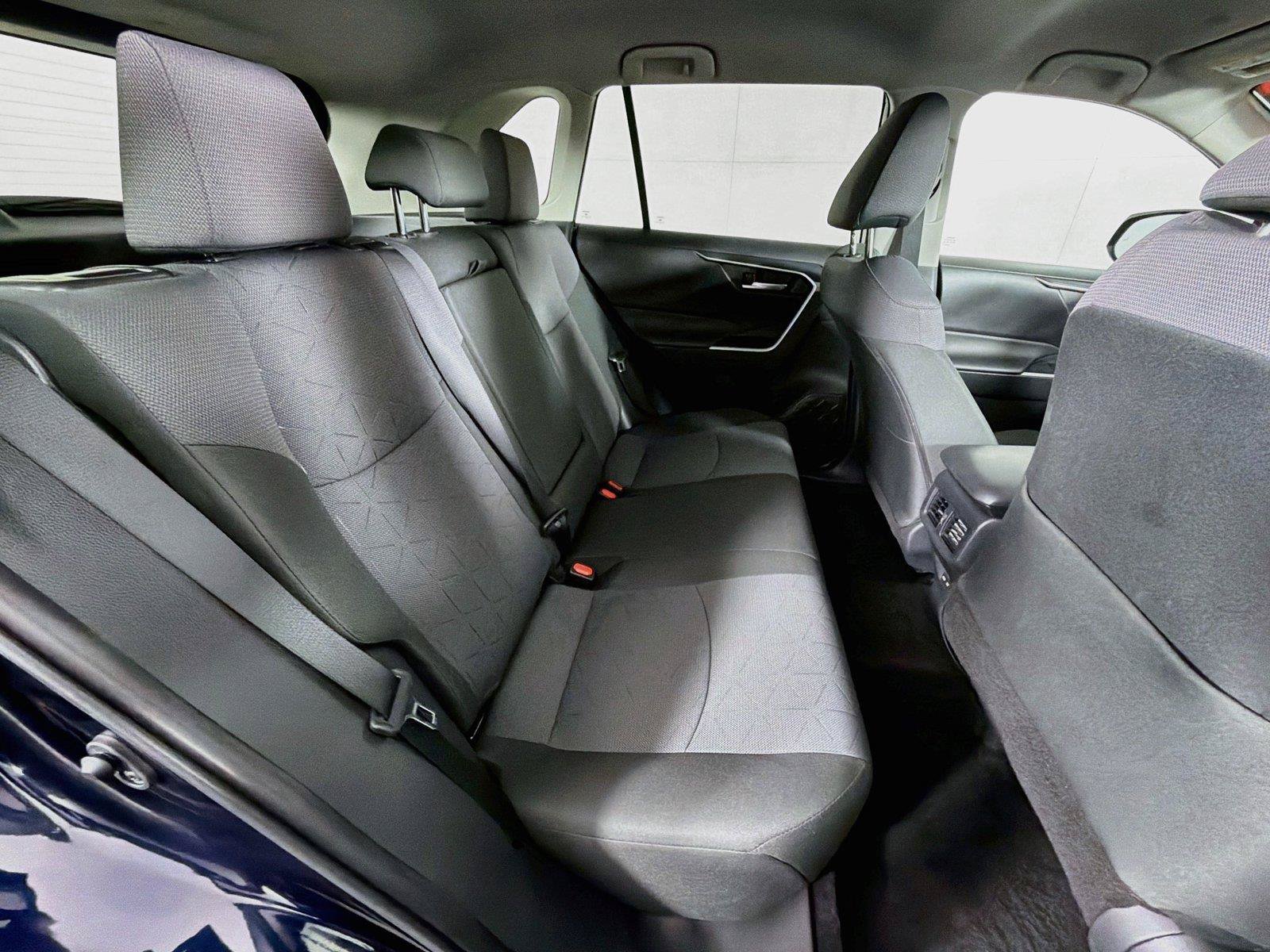 Used 2025 Toyota RAV4 XLE AWD/4WD image 29