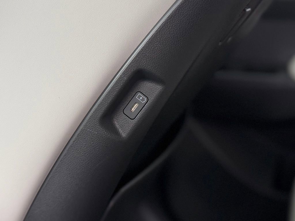 Used 2025 Hyundai Santa Fe SEL image 11