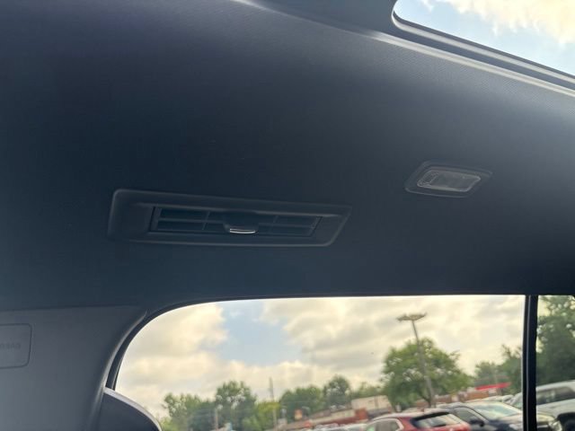 Used 2024 Chevrolet Traverse RS w/ LPO, Floor Liner Package FWD image 27