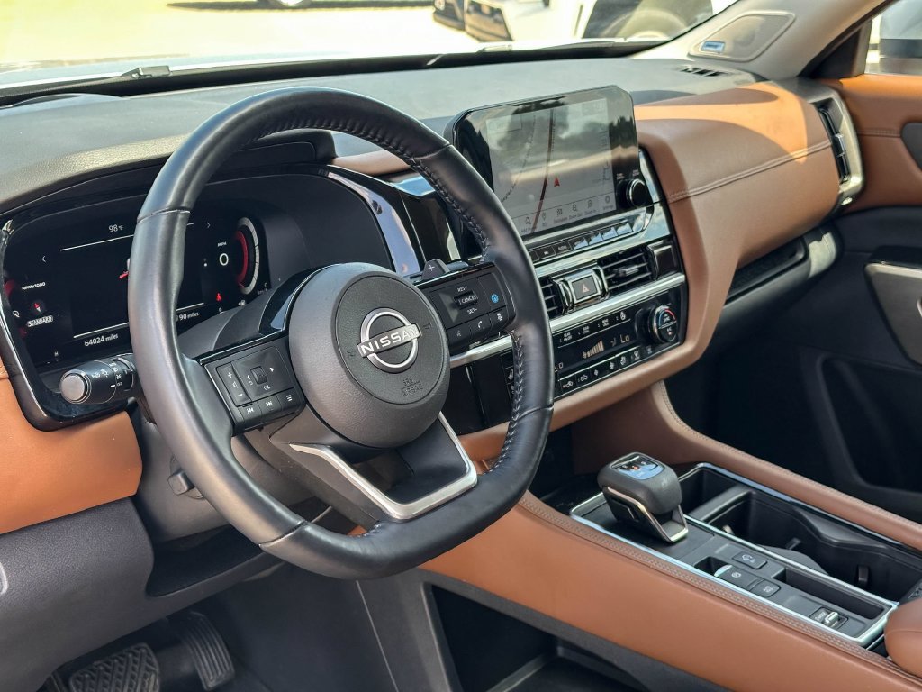 Used 2022 Nissan Pathfinder Platinum w/ Cargo Package FWD image 12