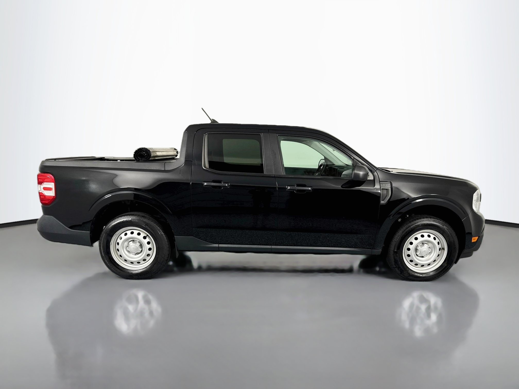 Used 2022 Ford Maverick XL FWD image 4