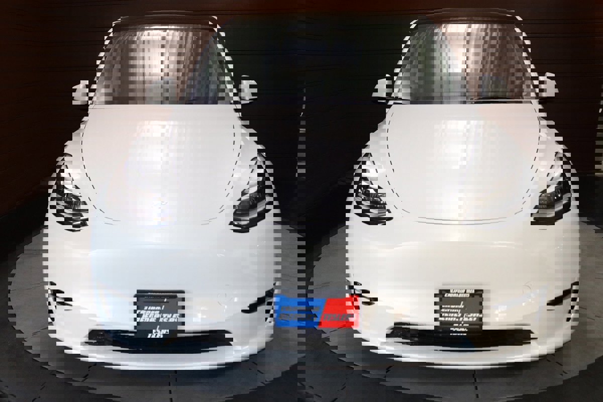 Used 2023 Tesla Model Y Long Range image 2