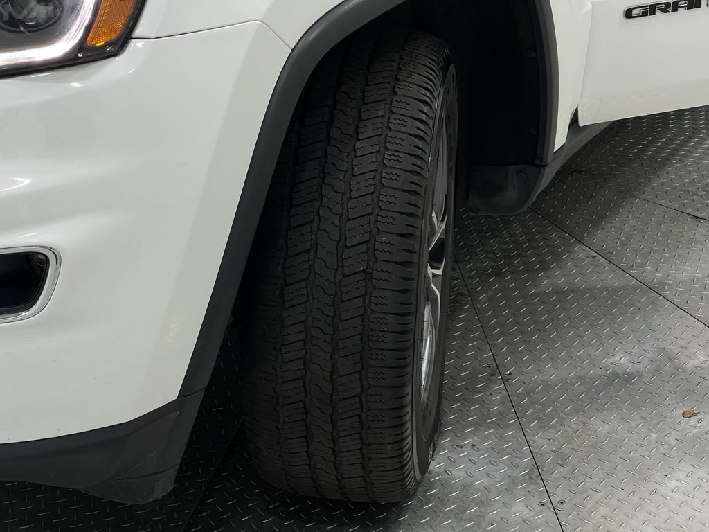 Used 2020 Jeep Grand Cherokee Laredo w/ Quick Order Package 2BN North image 37