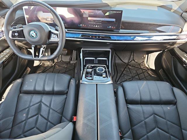 Used 2026 BMW 750e xDrive AWD/4WD image 17