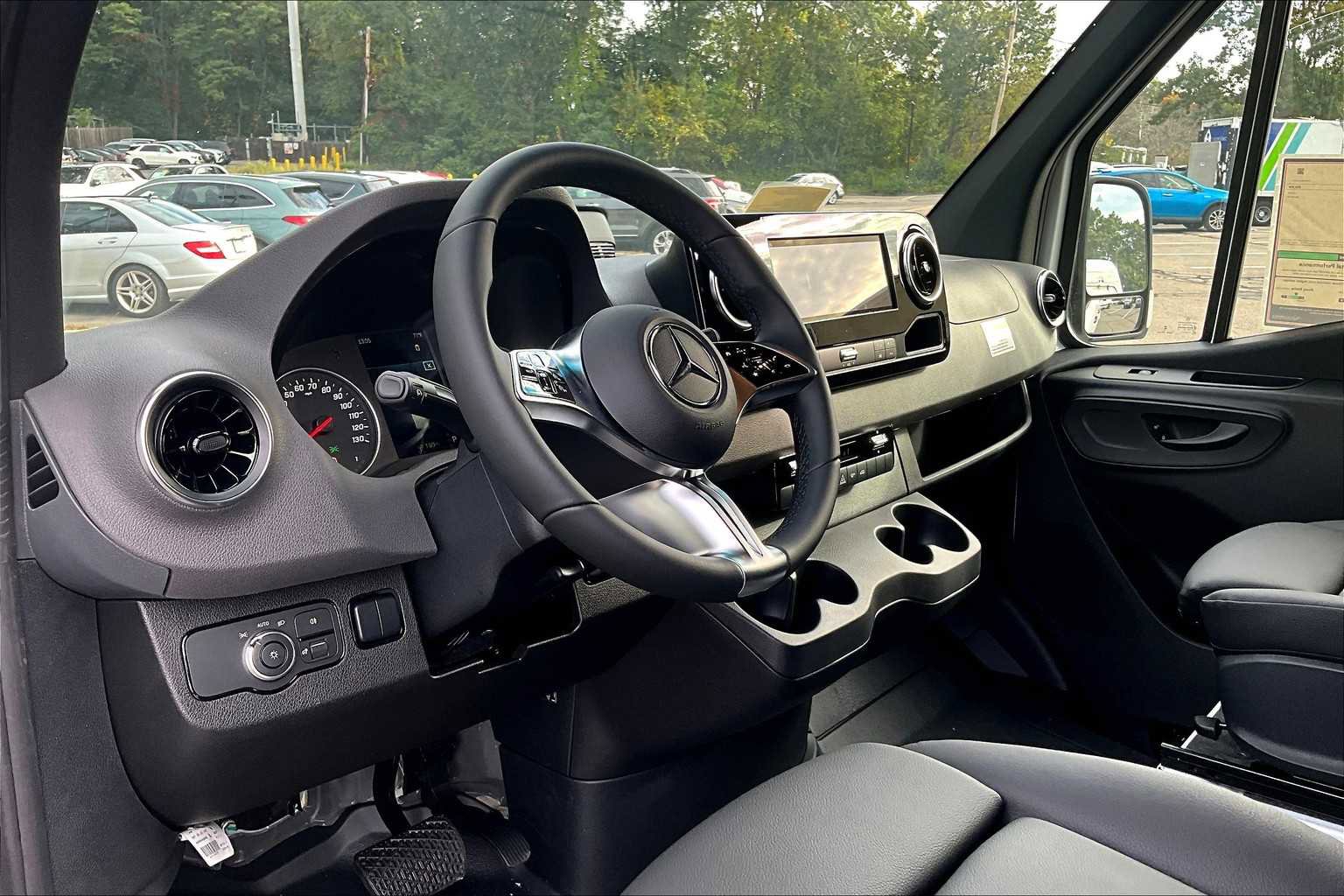 New 2025 Mercedes-Benz Sprinter 2500 image 9