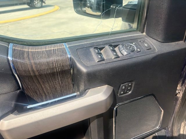 Used 2020 Ford F250 Lariat w/ Lariat Ultimate Package AWD/4WD image 11