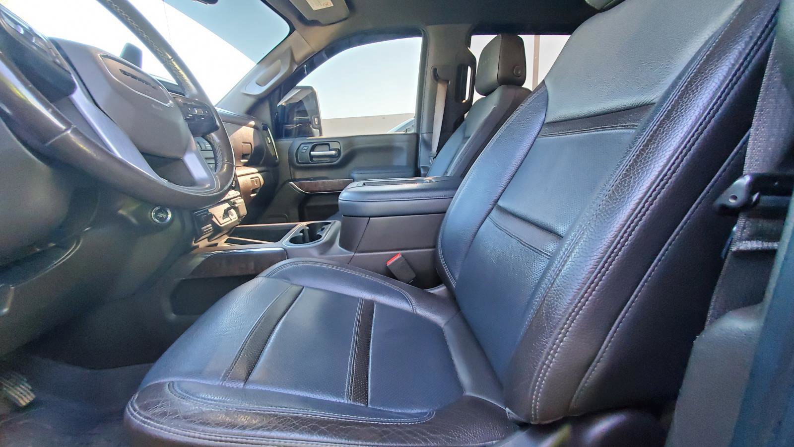 Used 2020 GMC Sierra 3500 Denali w/ Denali Ultimate Package image 3