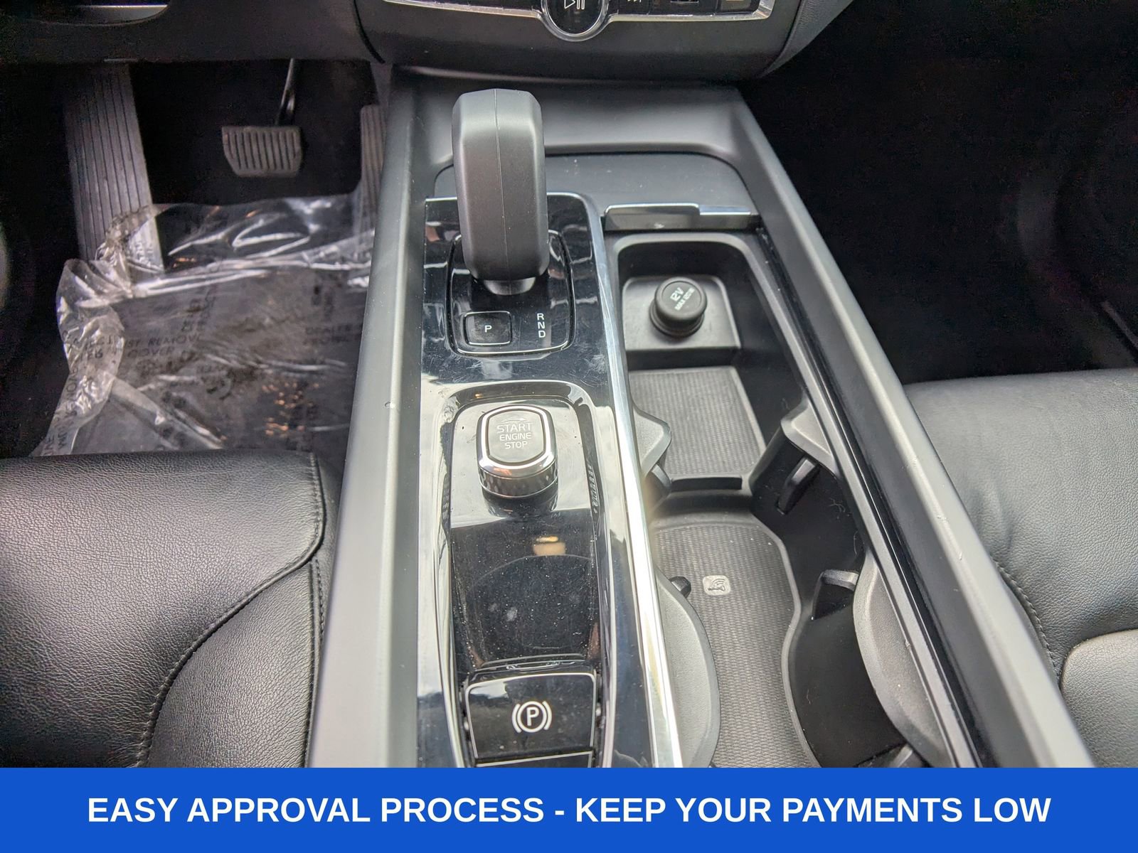 Used 2023 Volvo XC60 B5 Core image 30