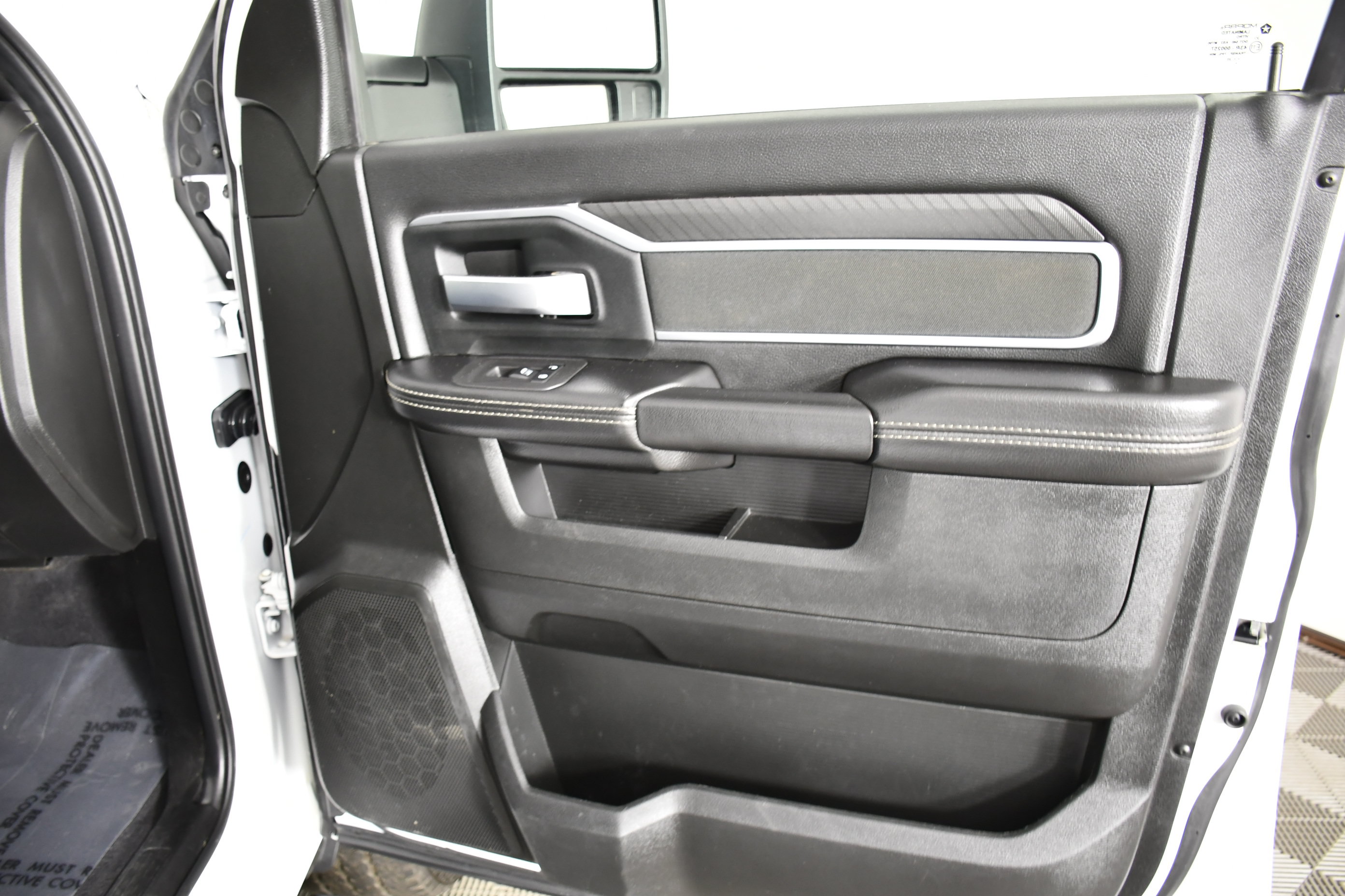 Used 2025 RAM 2500 Big Horn AWD/4WD image 42