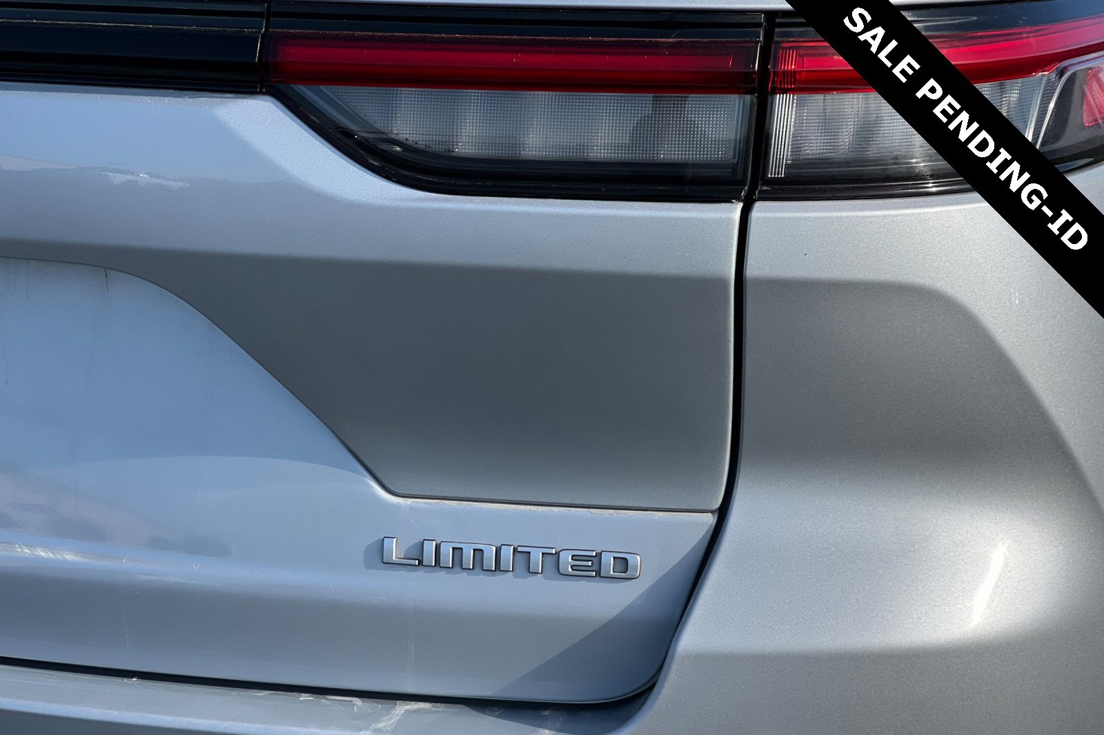 Used 2024 Jeep Grand Cherokee Limited image 30