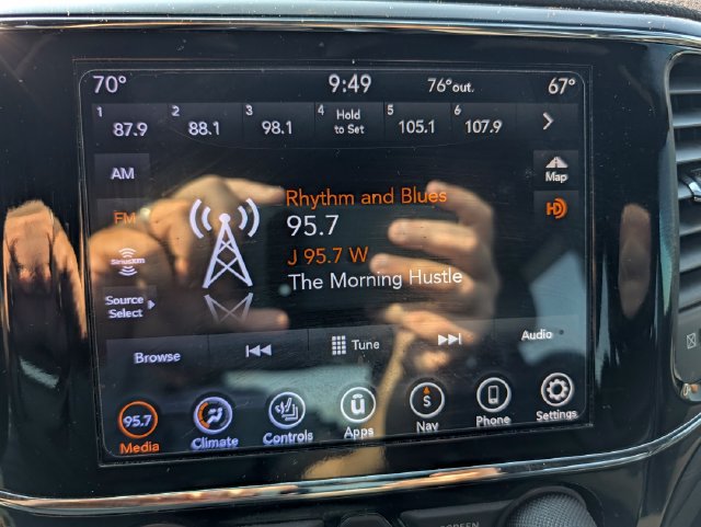 Used 2020 Jeep Grand Cherokee Altitude AWD/4WD image 19