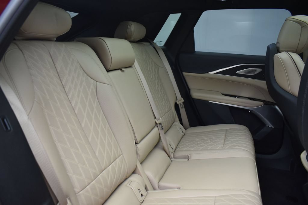 Used 2024 Cadillac Lyriq Sport w/ Nappa Leather Package AWD/4WD image 31