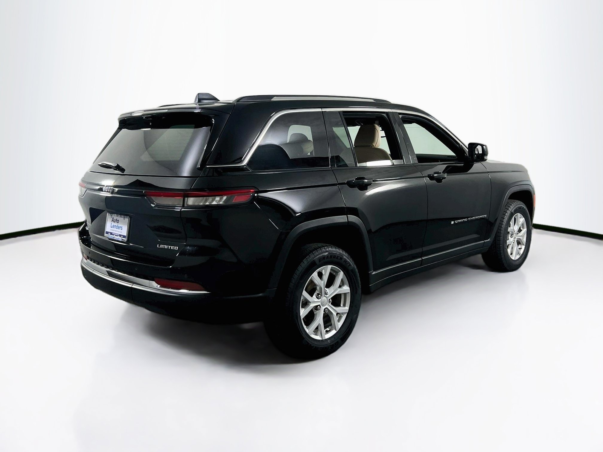 Used 2023 Jeep Grand Cherokee Limited AWD/4WD image 5