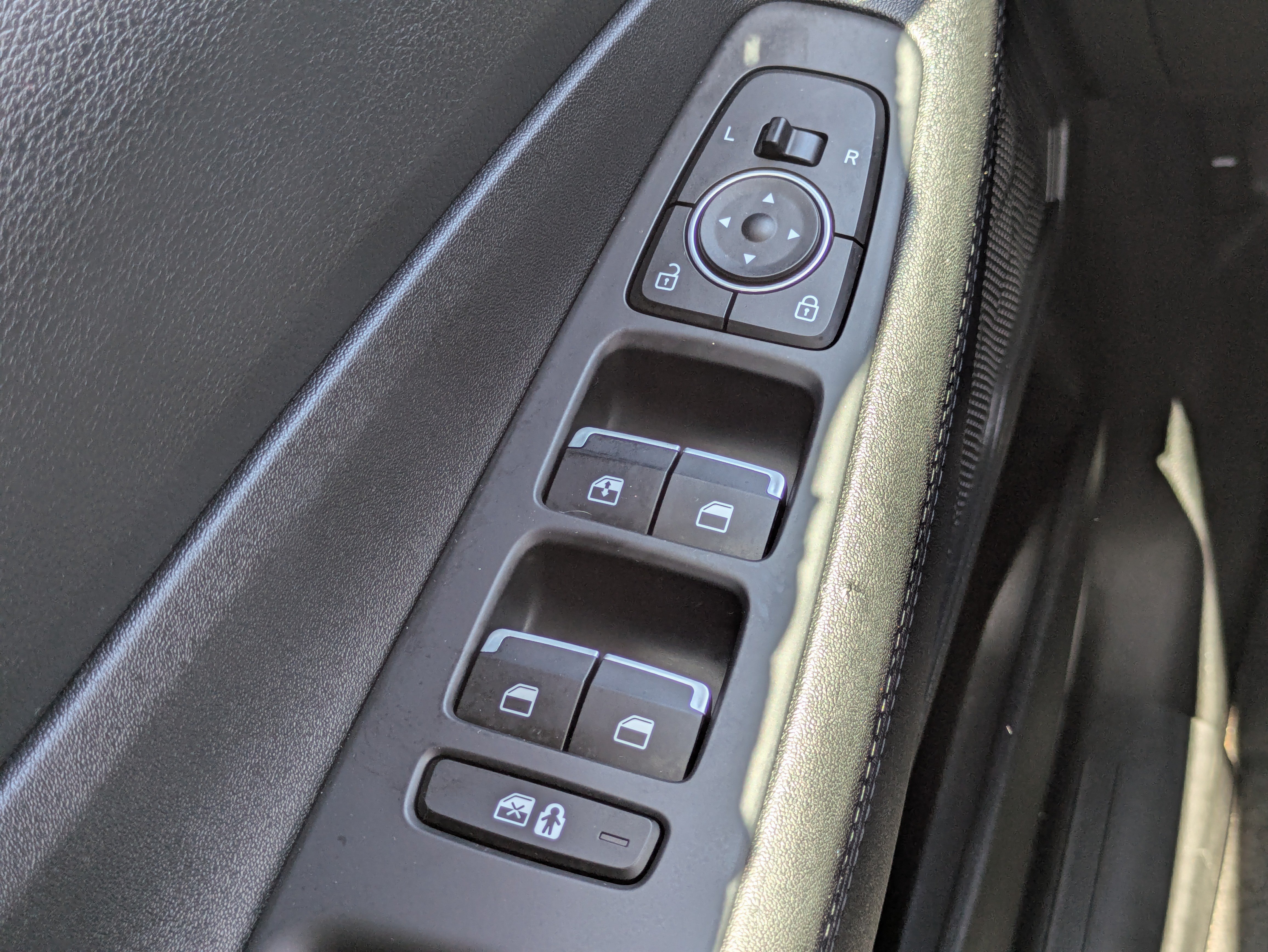 Used 2023 Hyundai Santa Fe SE FWD image 21