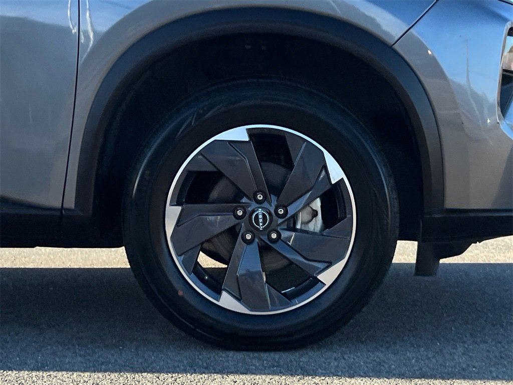 Used 2024 Nissan Rogue SV image 7