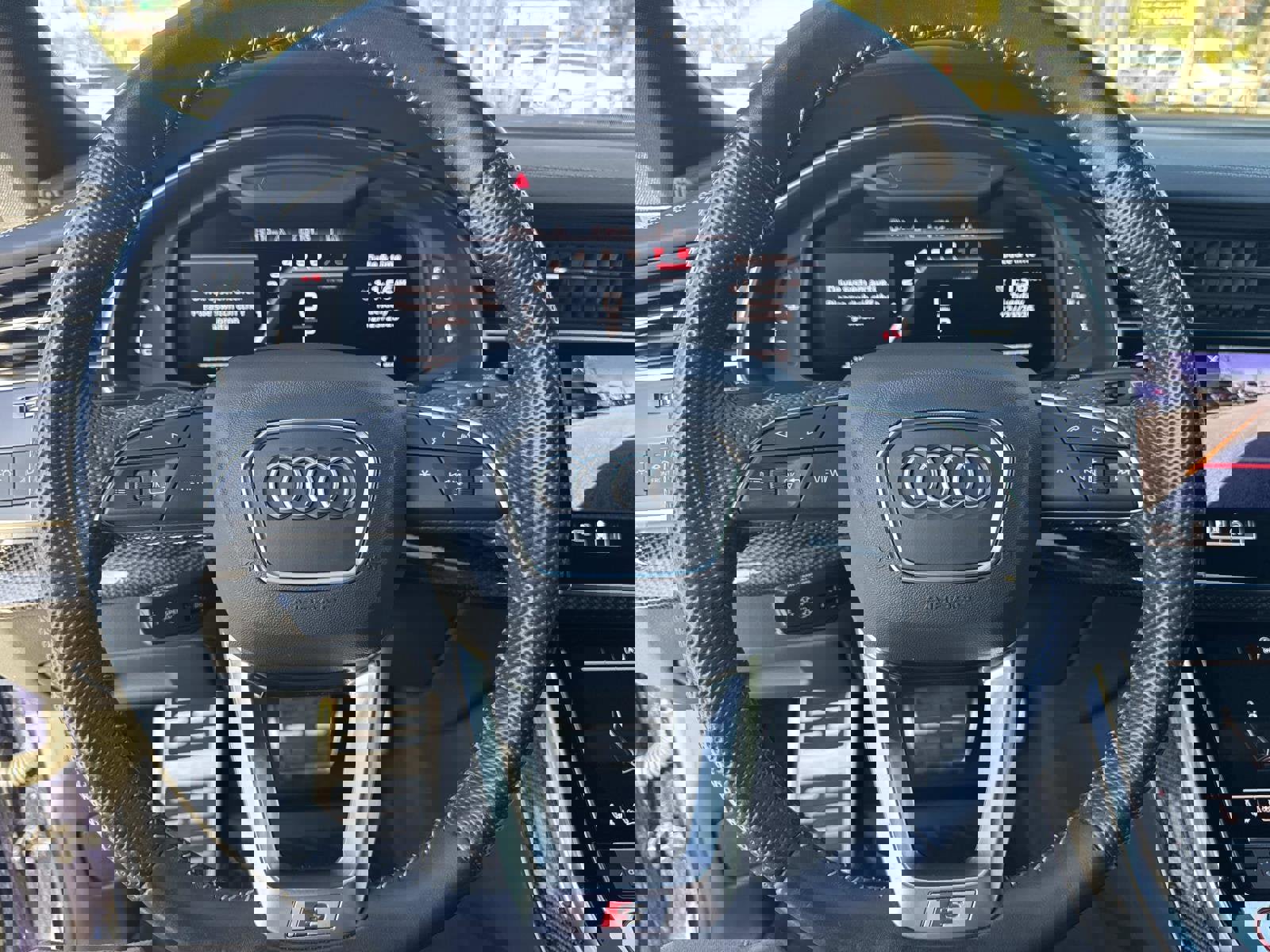 Used 2020 Audi SQ8 Premium Plus w/ Driver Assistance Package image 31