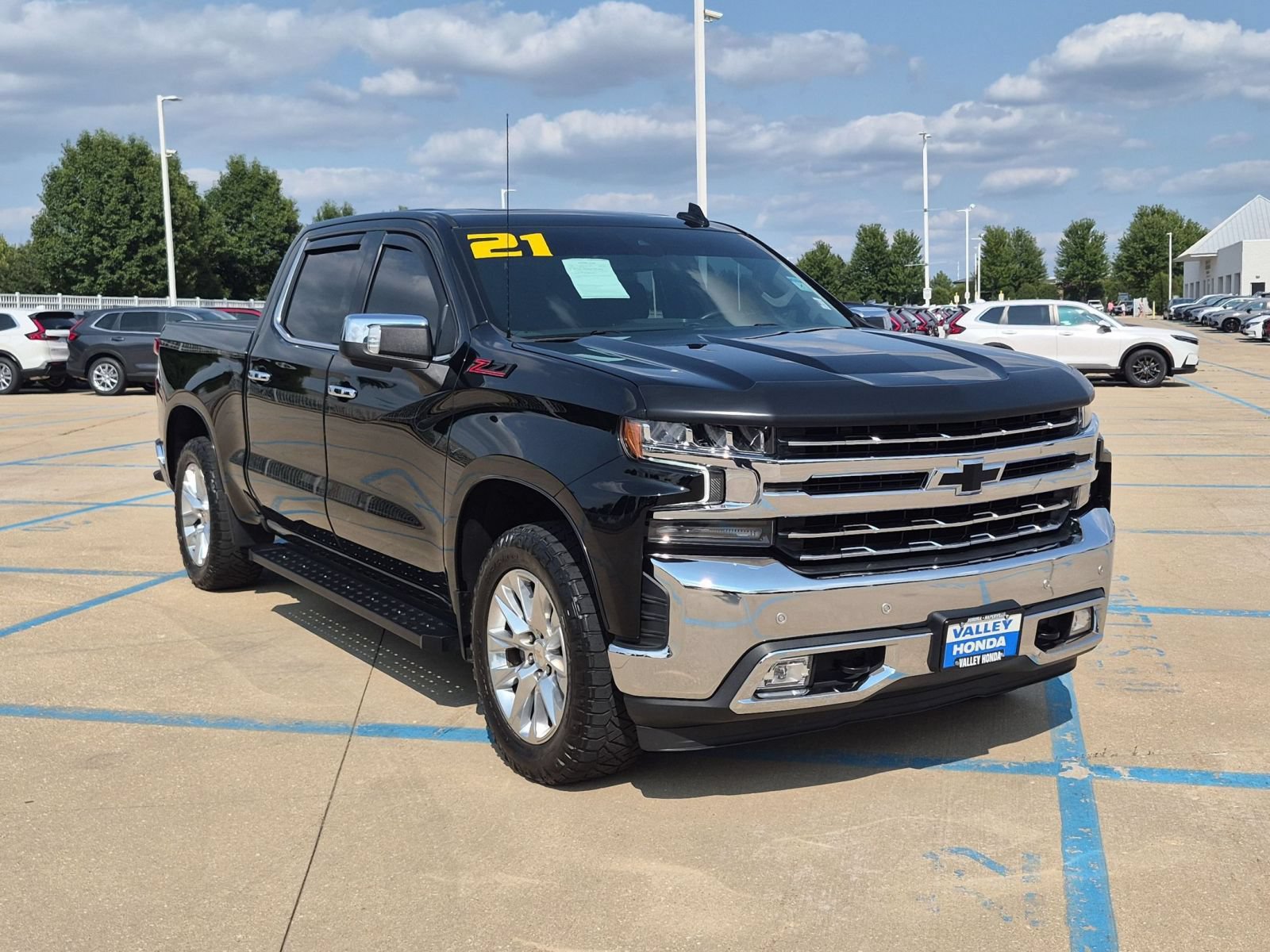 Used 2021 Chevrolet Silverado 1500 LTZ w/ LTZ Premium Package AWD/4WD image 4