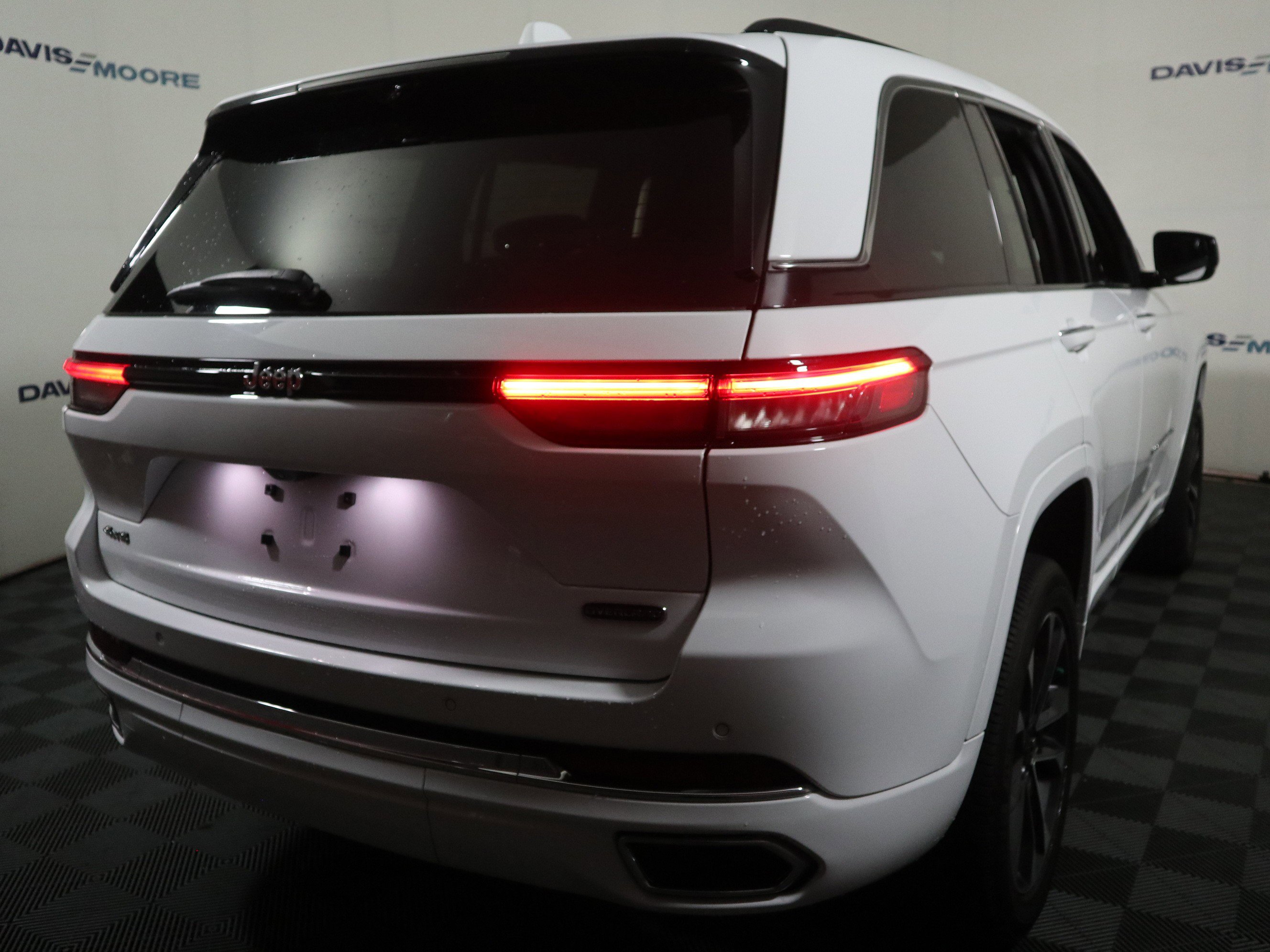 Certified 2022 Jeep Grand Cherokee Overland w/ Luxury Tech Group IV image 6