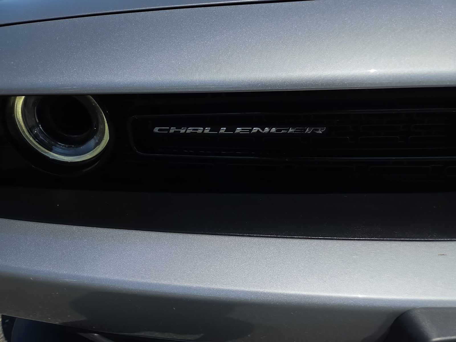 Used 2016 Dodge Challenger SRT w/ Technology Group RWD image 15