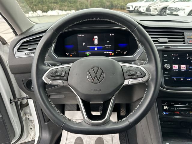 Certified 2022 Volkswagen Tiguan SE image 16
