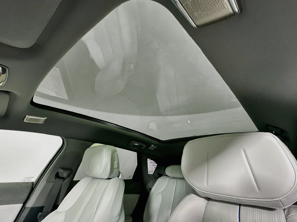 New 2027 Cadillac Optiq Premium Sport w/ LPO, Floor Liner Package AWD/4WD image 27