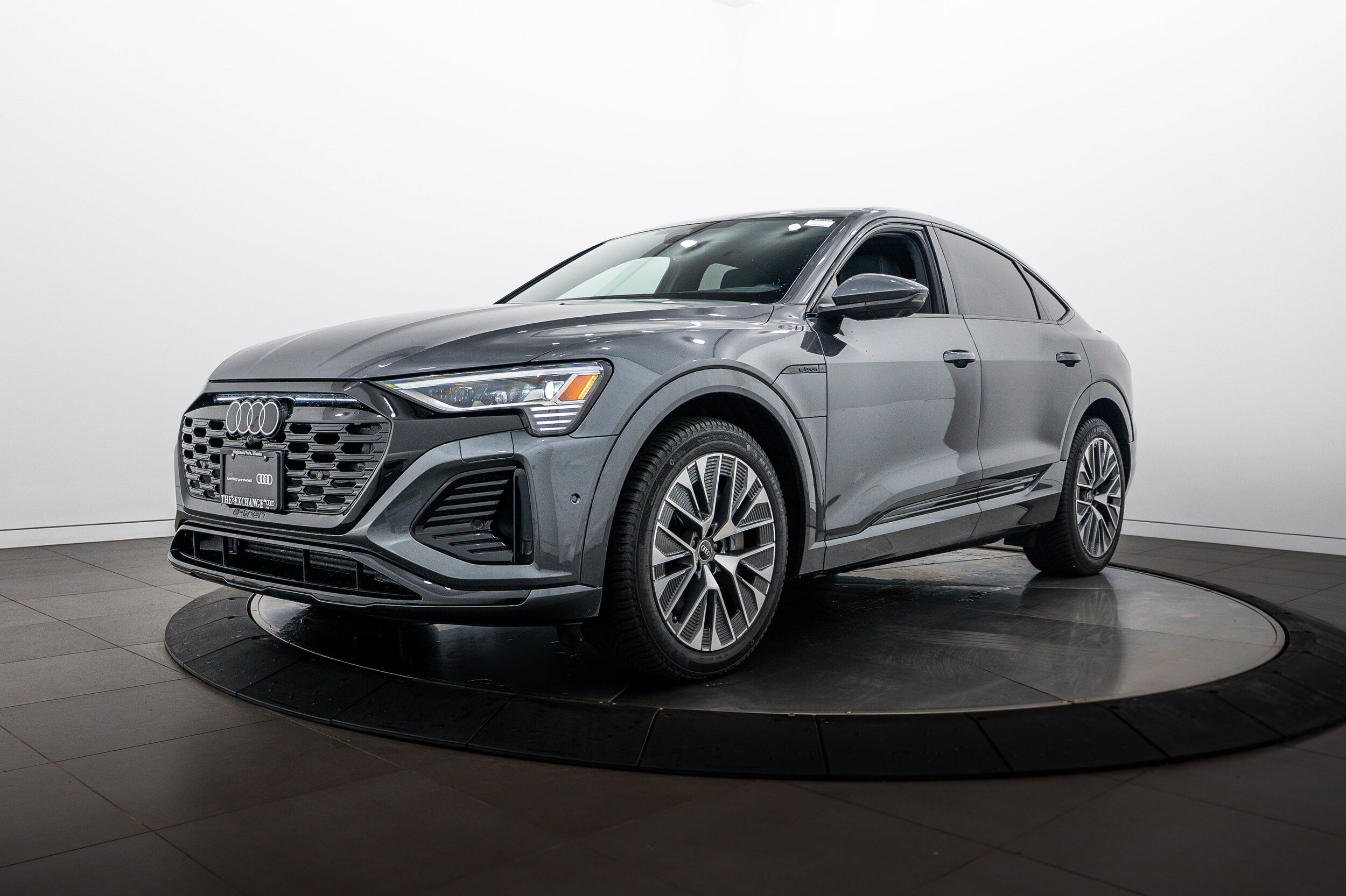 Certified 2024 Audi Q8 e-tron Prestige w/ Prestige Package AWD/4WD image 6