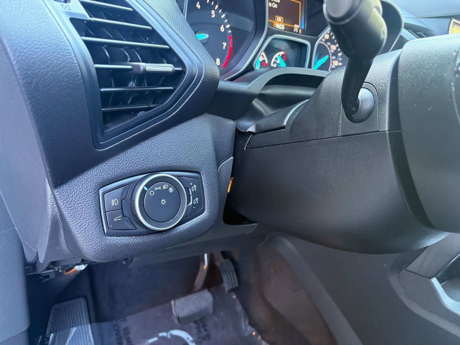 Used 2019 Ford Escape SEL AWD/4WD image 11