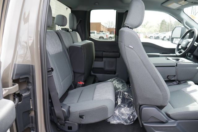 New 2026 Ford F250 XLT w/ FX4 Off-Road Package AWD/4WD image 23