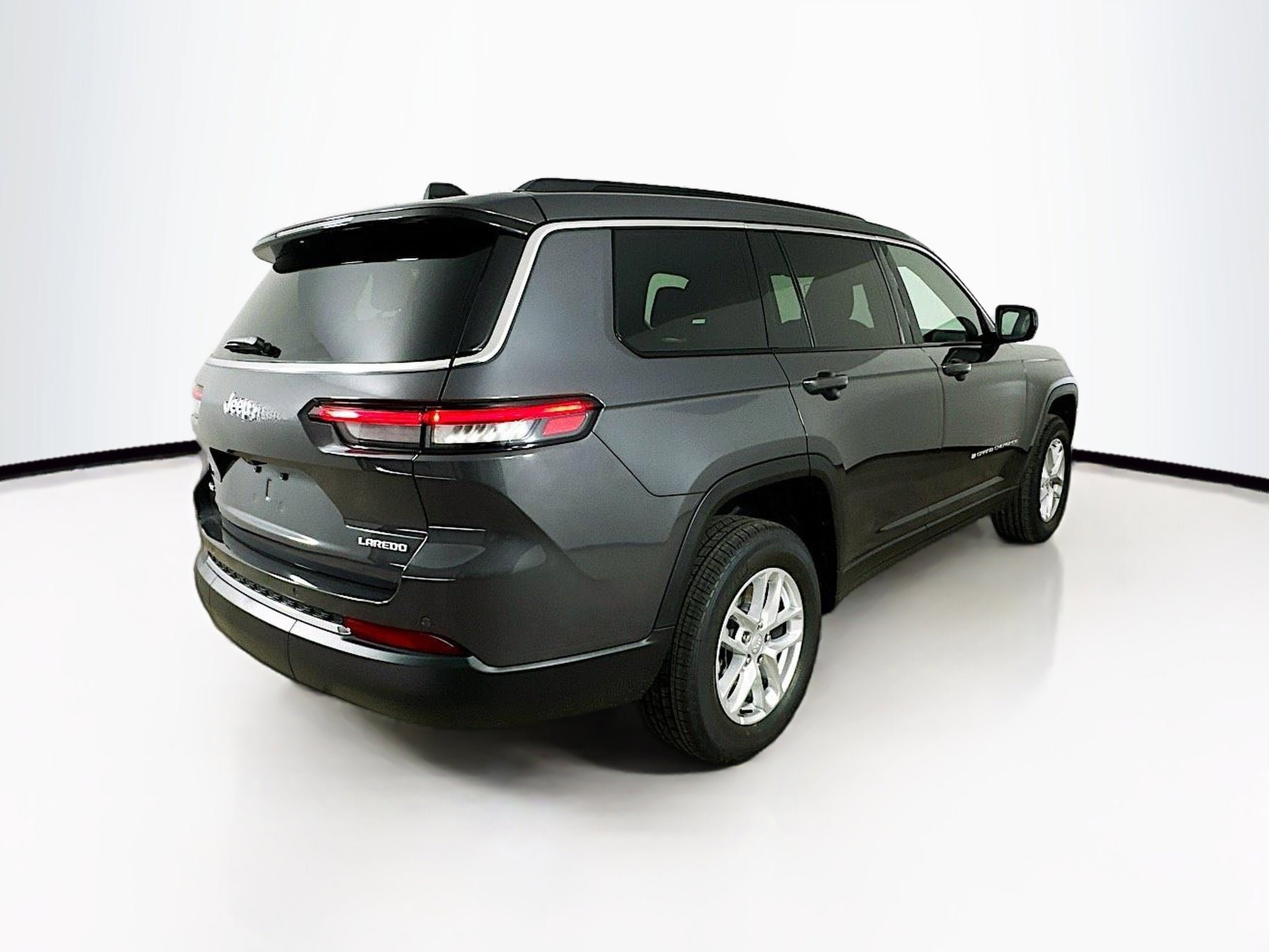 Used 2025 Jeep Grand Cherokee L Laredo w/ Luxury Tech Group I AWD/4WD image 7