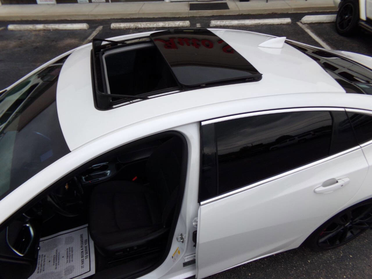 Used 2018 Chevrolet Malibu LT w/ Redline Edition image 15