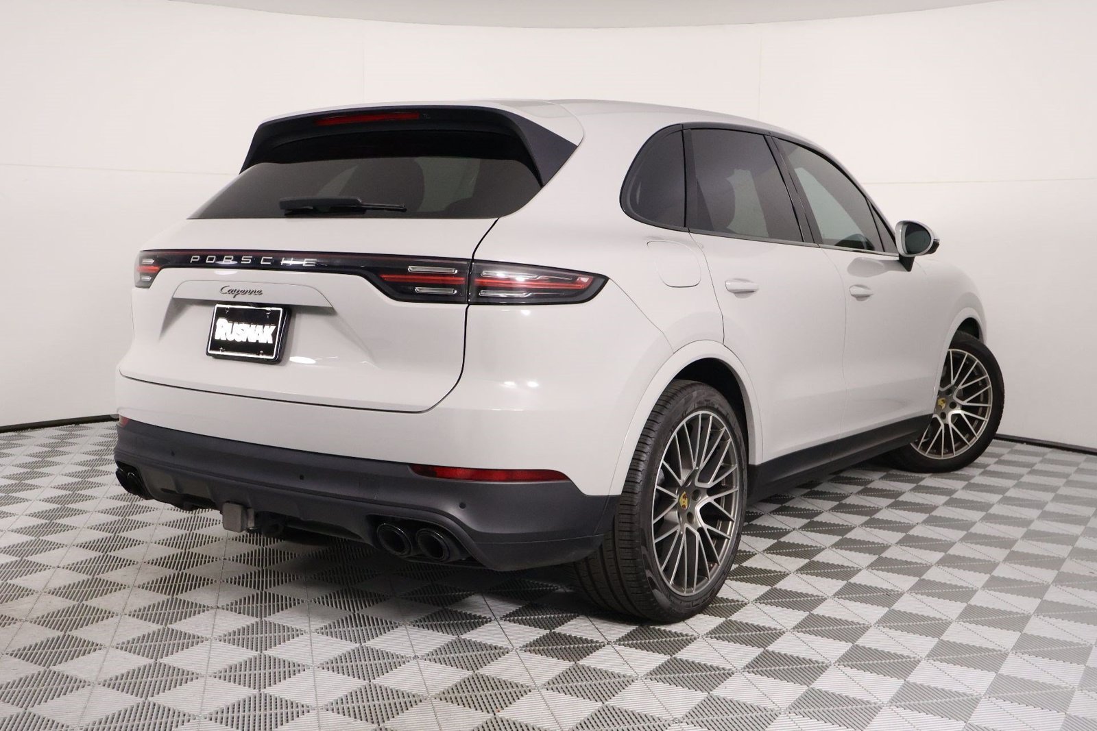 Certified 2023 Porsche Cayenne Platinum Edition AWD/4WD image 7