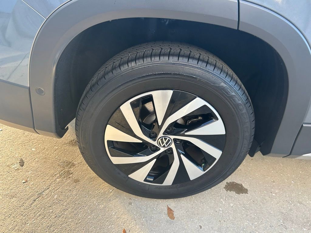 Used 2025 Volkswagen Tiguan S image 26