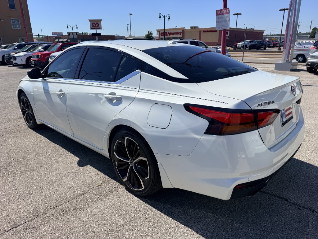 Used 2024 Nissan Altima 2.5 SR w/ SR Premium Package FWD image 22