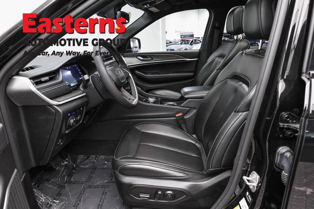 Used 2024 Jeep Grand Cherokee Limited 4xe AWD/4WD image 14