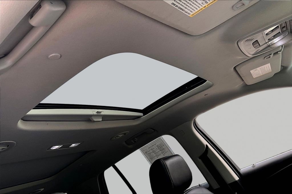 Used 2019 Chevrolet Traverse Premier w/ Redline Edition FWD image 26