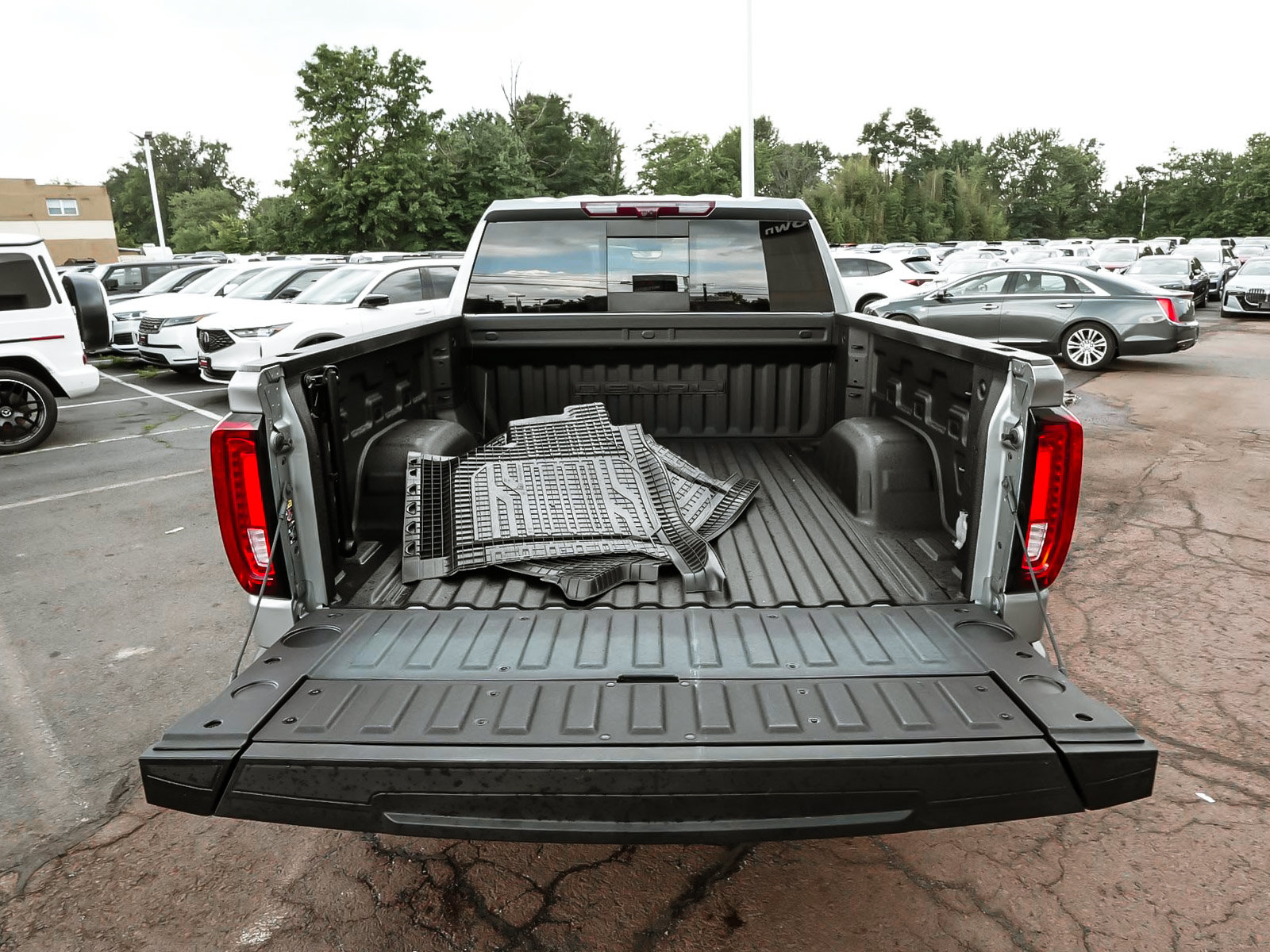 Used 2024 GMC Sierra 1500 Denali w/ Denali Reserve Package AWD/4WD image 52