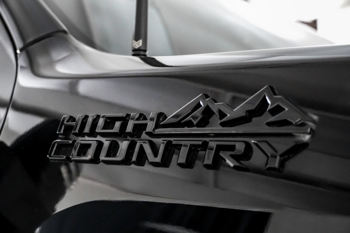 Used 2025 Chevrolet Silverado 3500 High Country w/ Technology Package AWD/4WD image 46