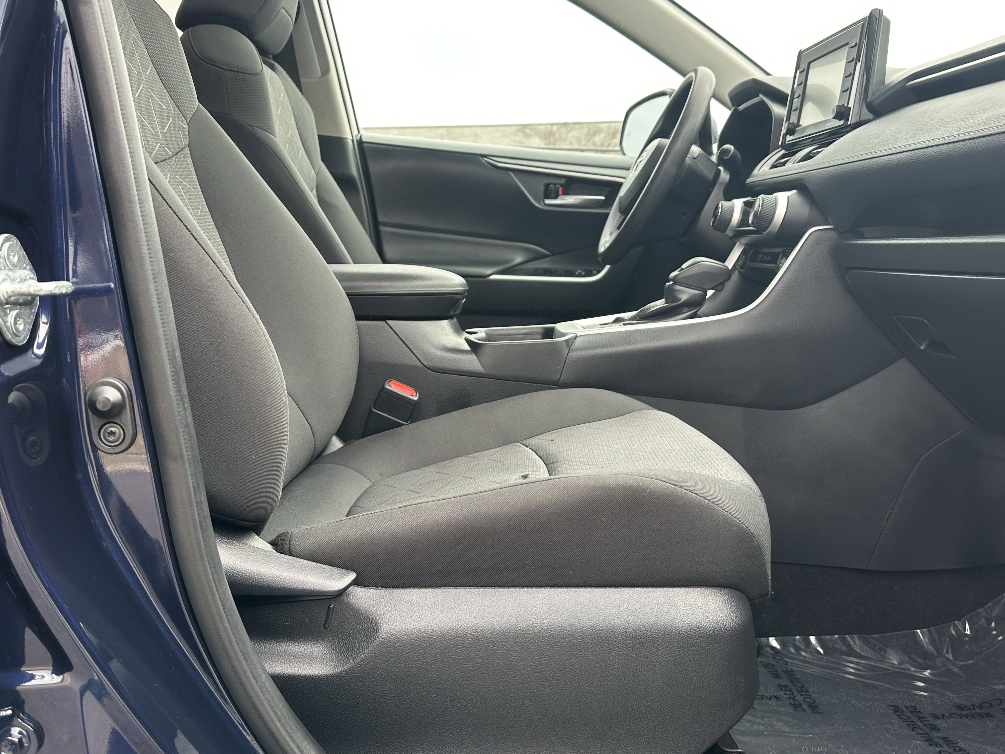 Used 2021 Toyota RAV4 XLE w/ Convenience Package image 16