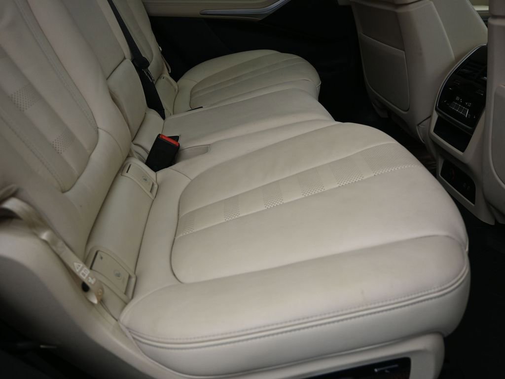 Used 2021 BMW X7 xDrive40i w/ Premium Package 2 image 23