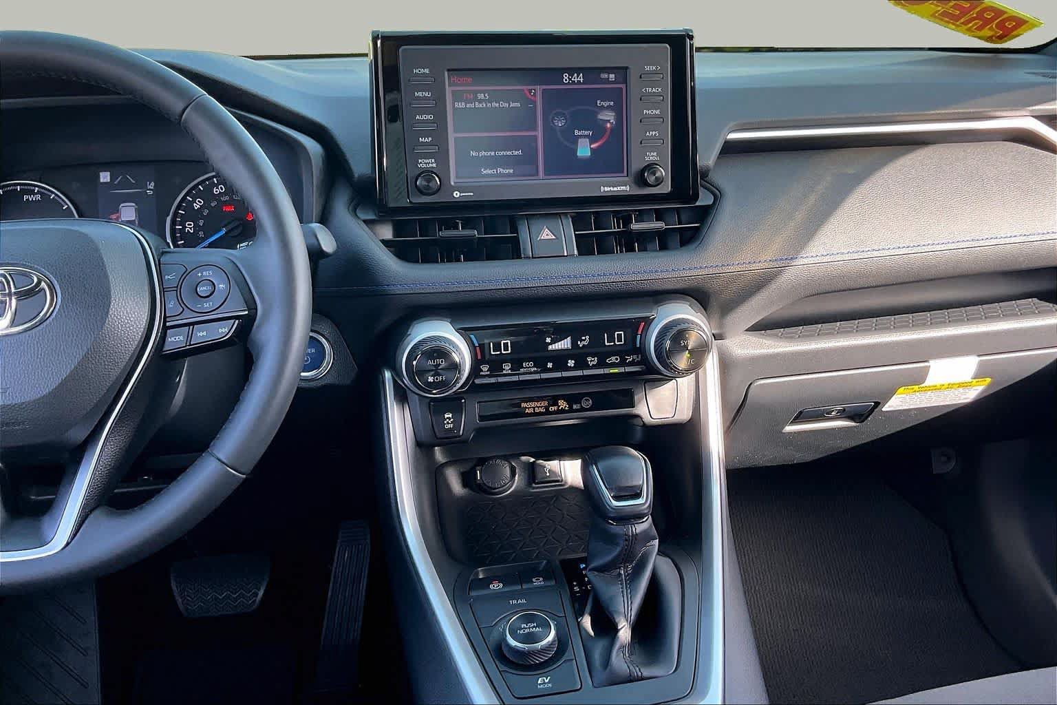 Used 2022 Toyota RAV4 SE AWD/4WD image 7
