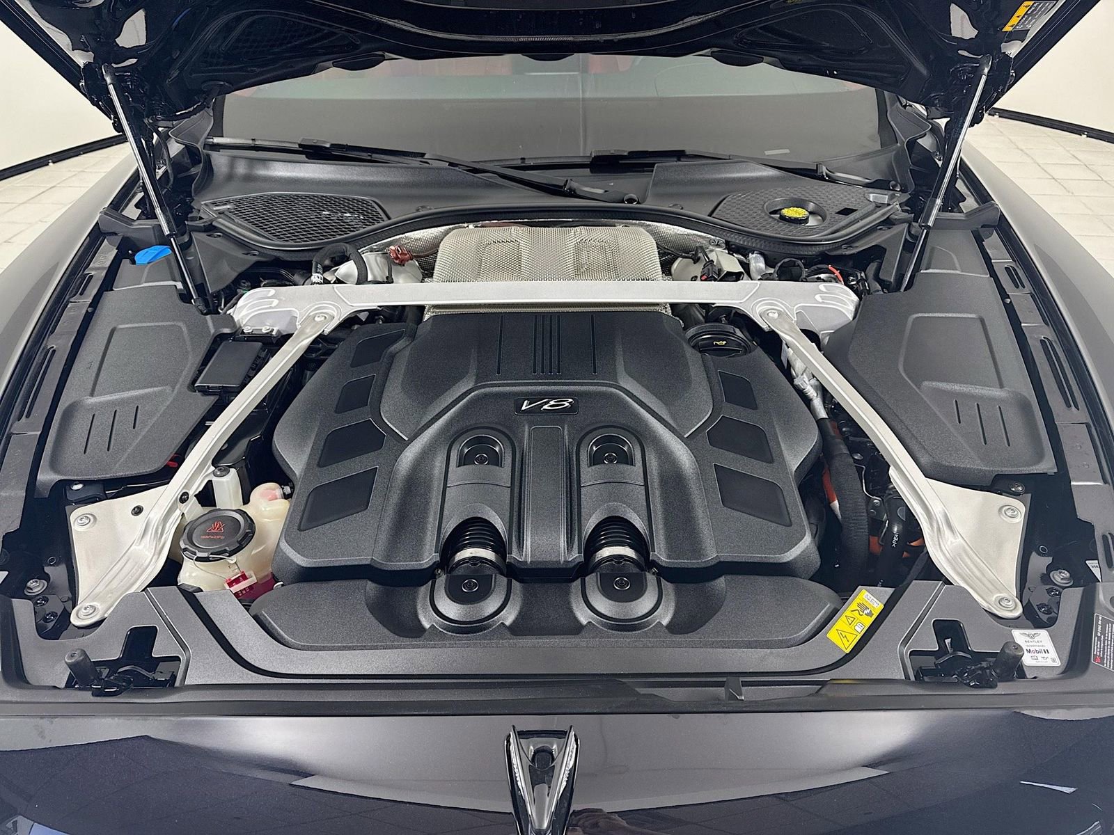 Certified 2025 Bentley Flying Spur Plug-In Hybrid image 29