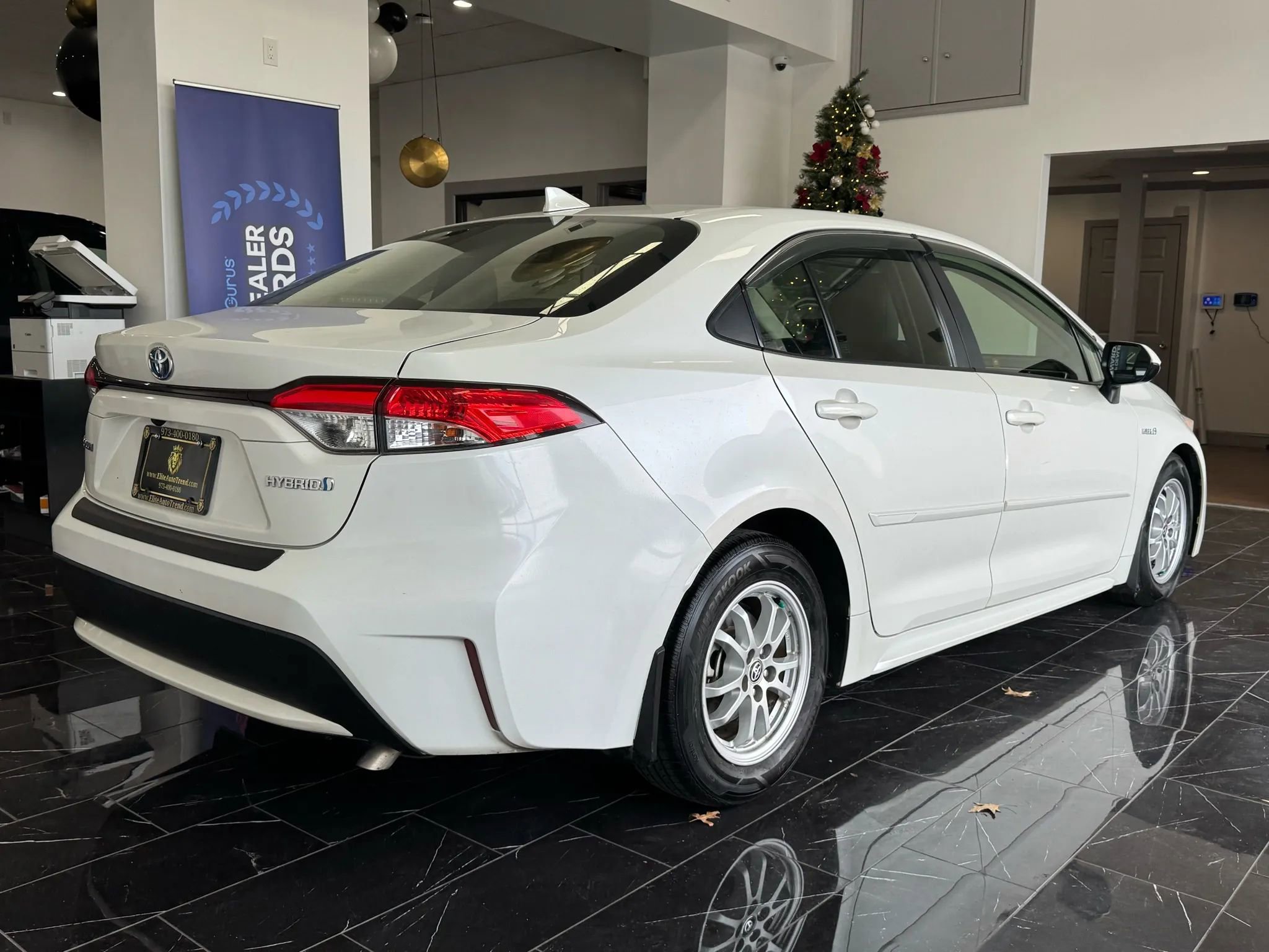 Used 2020 Toyota Corolla LE image 6