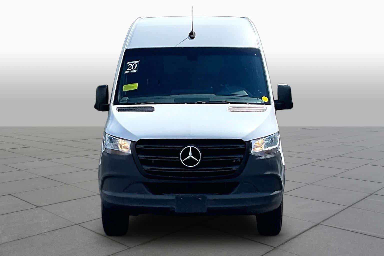 Used 2020 Mercedes-Benz Sprinter 2500 image 4