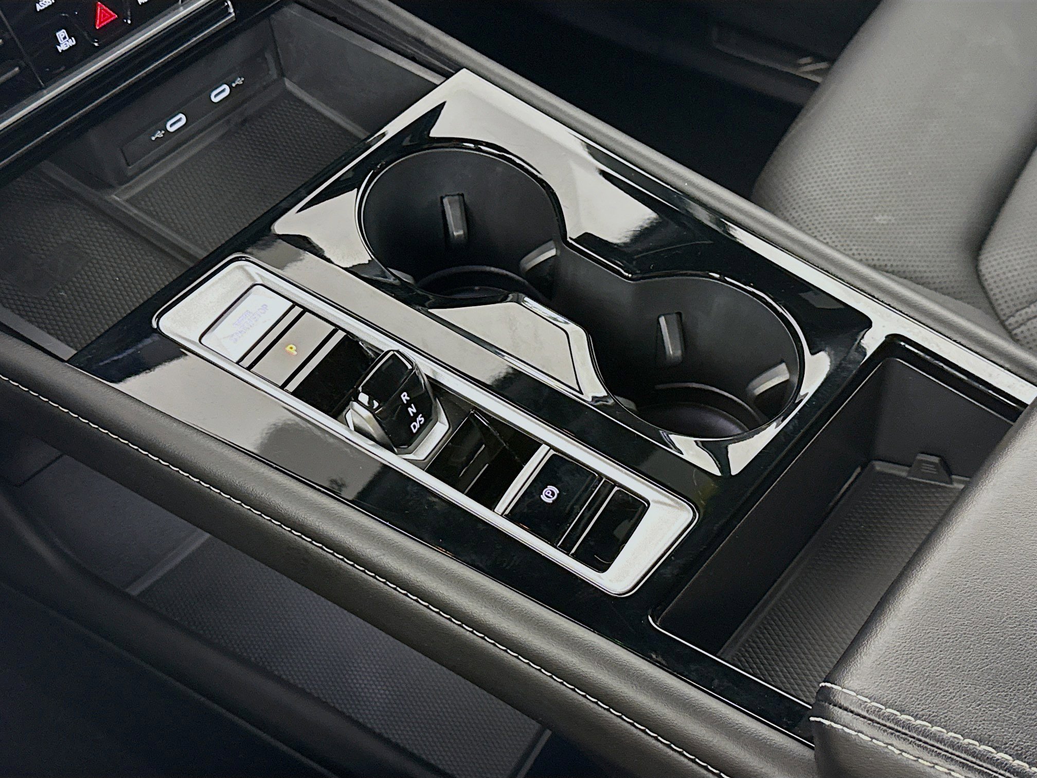 Used 2024 Volkswagen Atlas Cross Sport SE image 19