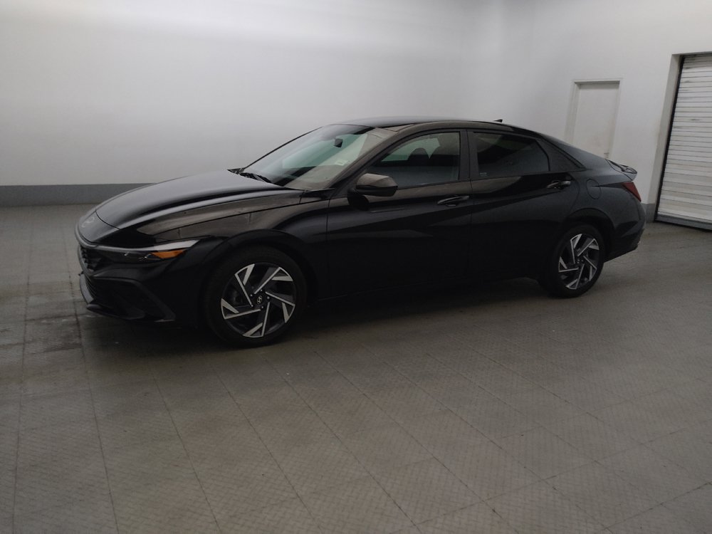 Used 2025 Hyundai Elantra Sport FWD image 2