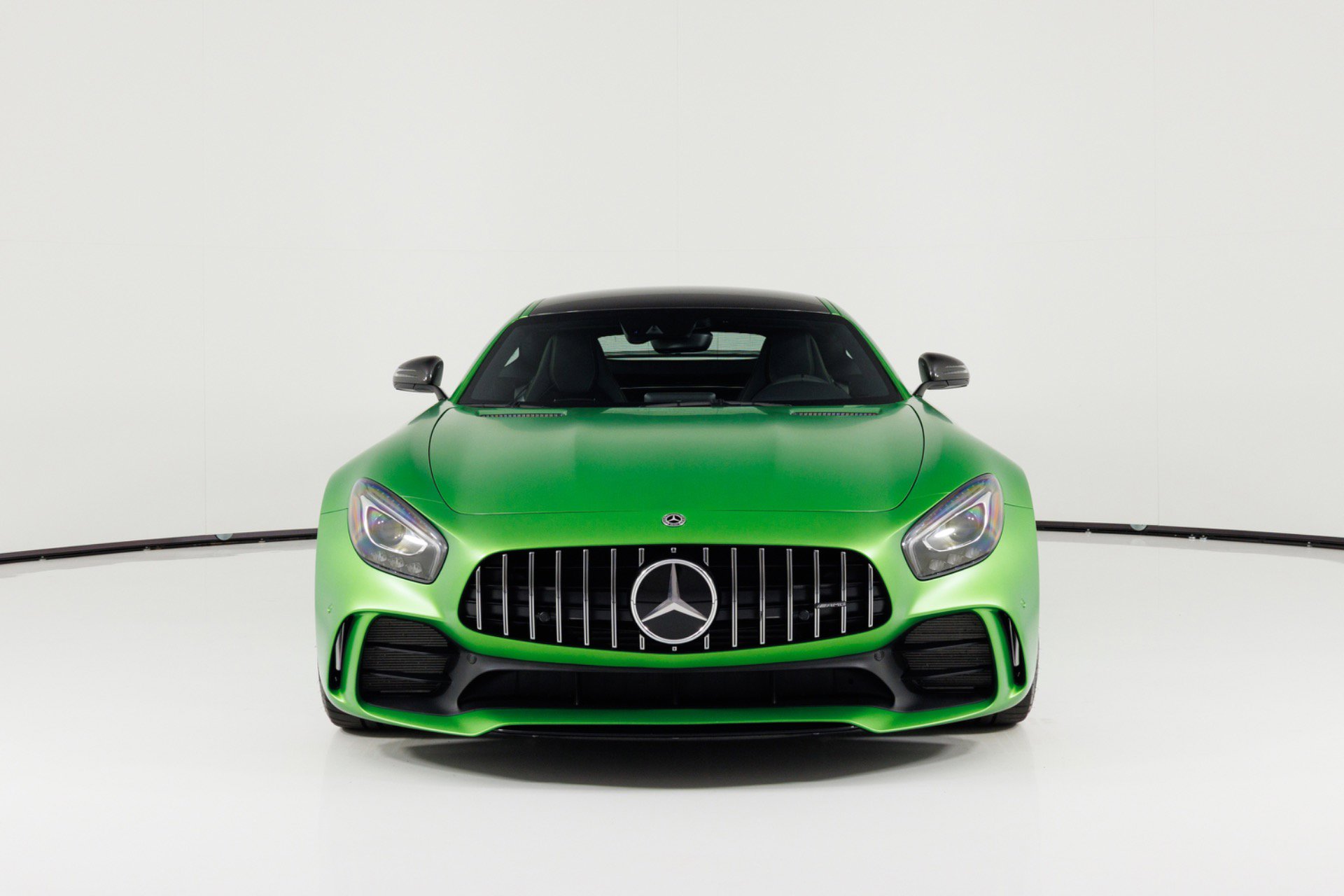 Used 2018 Mercedes-Benz AMG GT R image 8